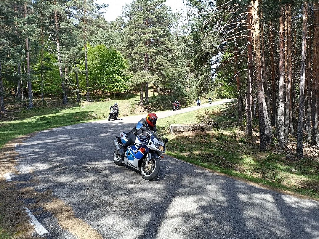 ruta motera por las lagunas de Neila